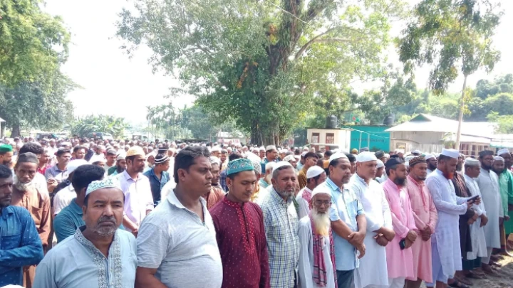 কেন্দুয়ায় ইউনিয়ন বিএনপির সাবেক সাংগঠনিক সম্পাদকের দাফন সম্পন্ন ছবি: বিএমএফ টেলিভিশন।